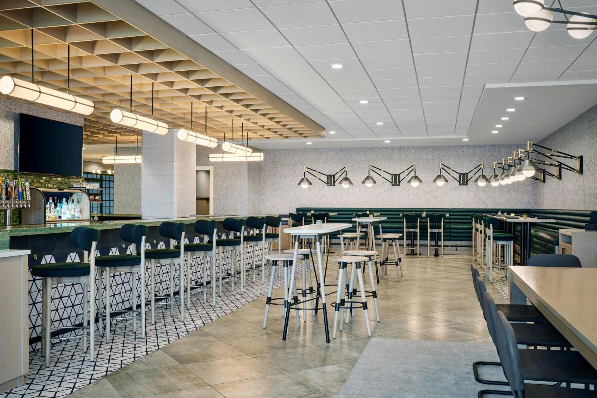 Delta Hotels By Marriott Muskegon Convention Center Экстерьер фото